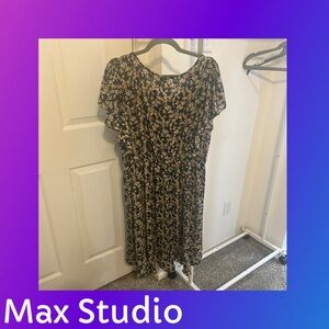 Max Studio Black and White Flutter Sleeve Midi Dress